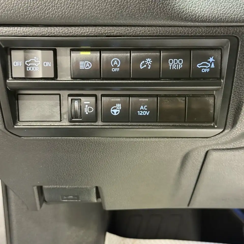 Toyota Tundra снимка Toyota Tundra