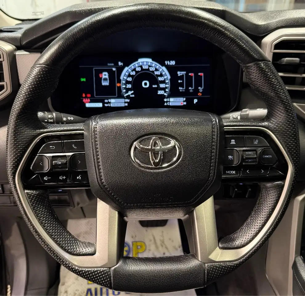Toyota Tundra снимка Toyota Tundra