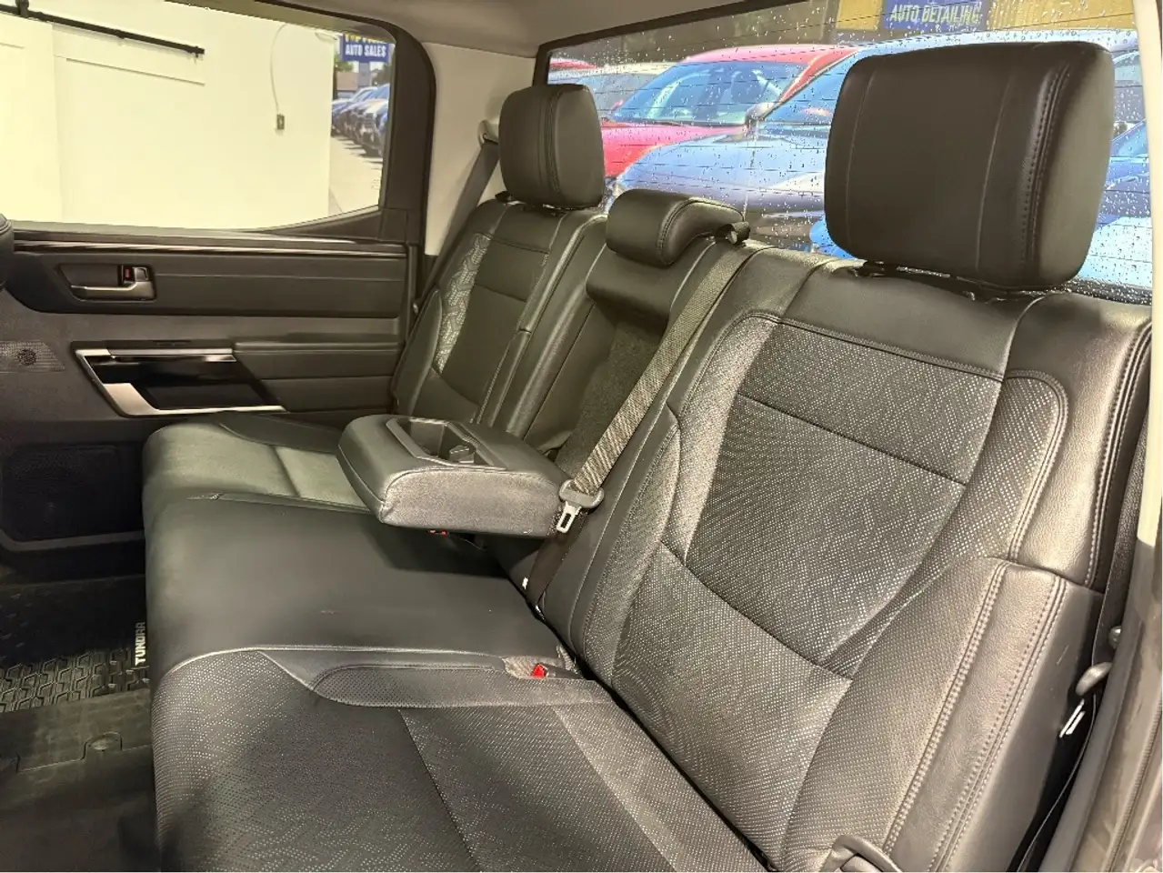 Toyota Tundra снимка Toyota Tundra