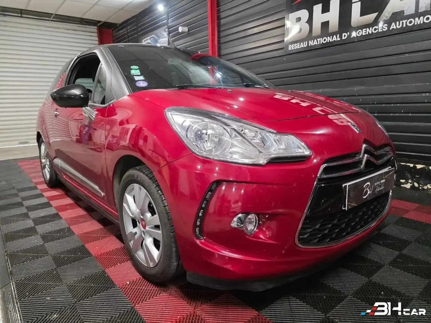 Citroen DS 3 Cabrio 1.6 VTI 120 SOCHIC Rood - 1