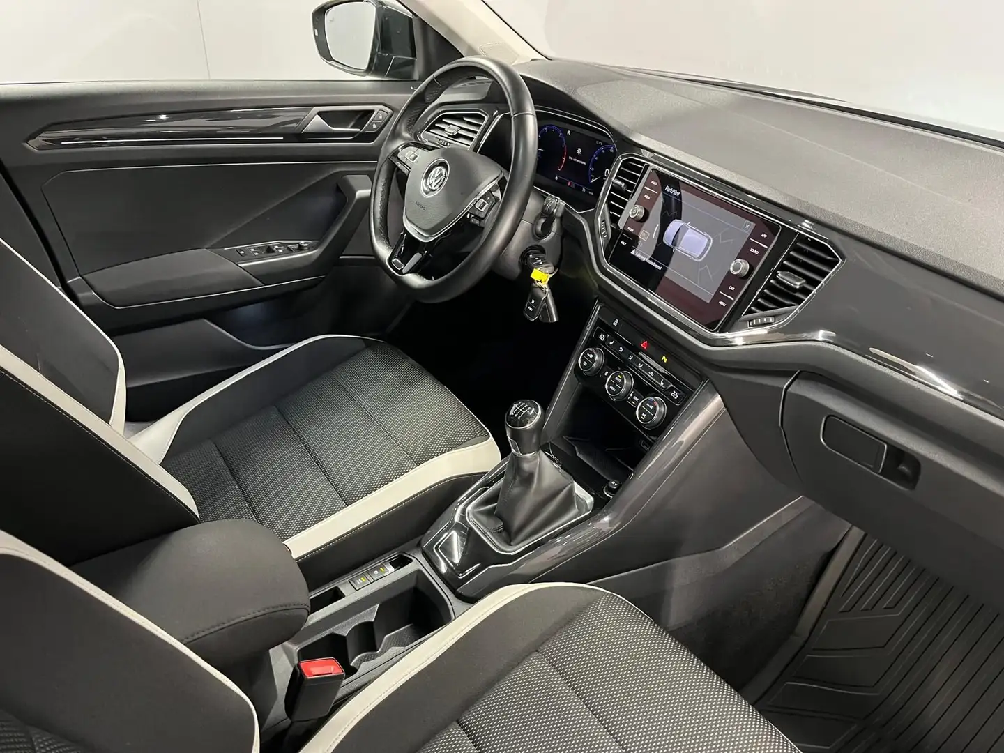 Volkswagen T-Roc 1.5 TSI ACT Sport ***LED | 8-fach | Standheizung* Schwarz - 2