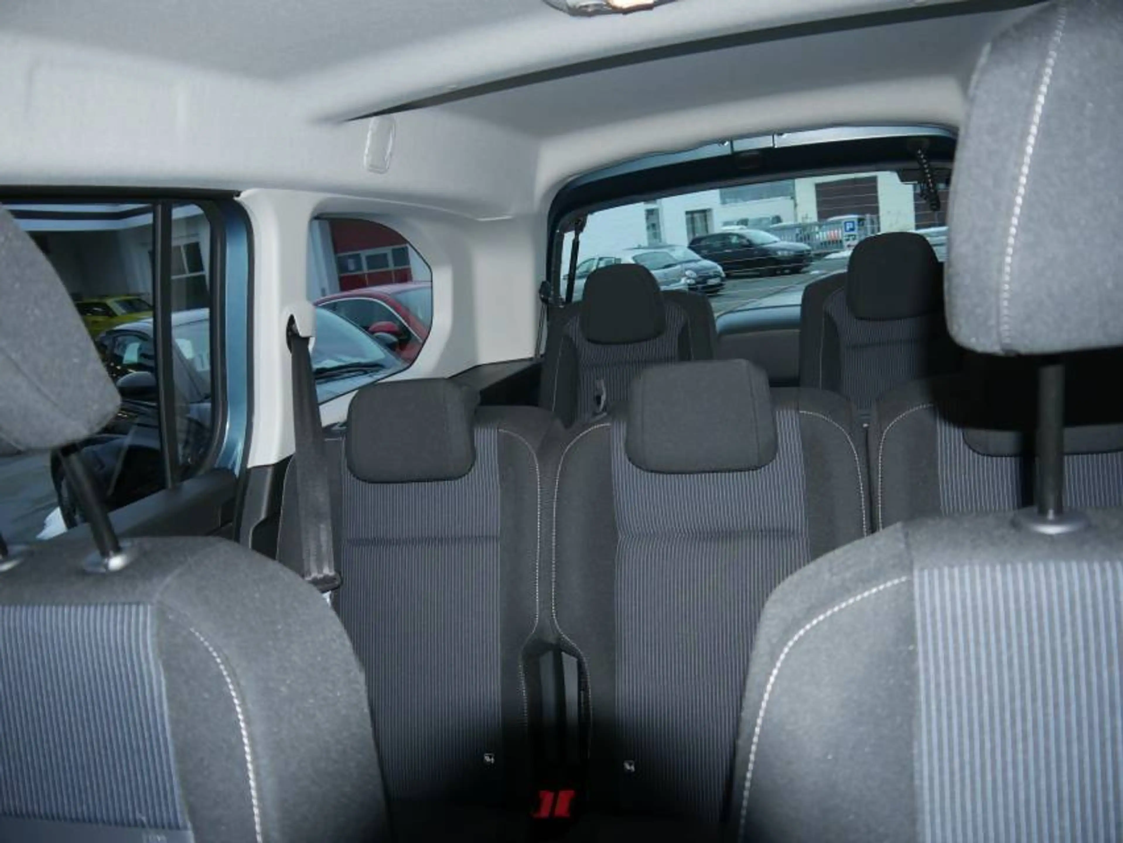 Fiat Doblo Kombi L2 7-Sitzer 1.5 HDi 131PS Automatik *VOLL!* — photo 2