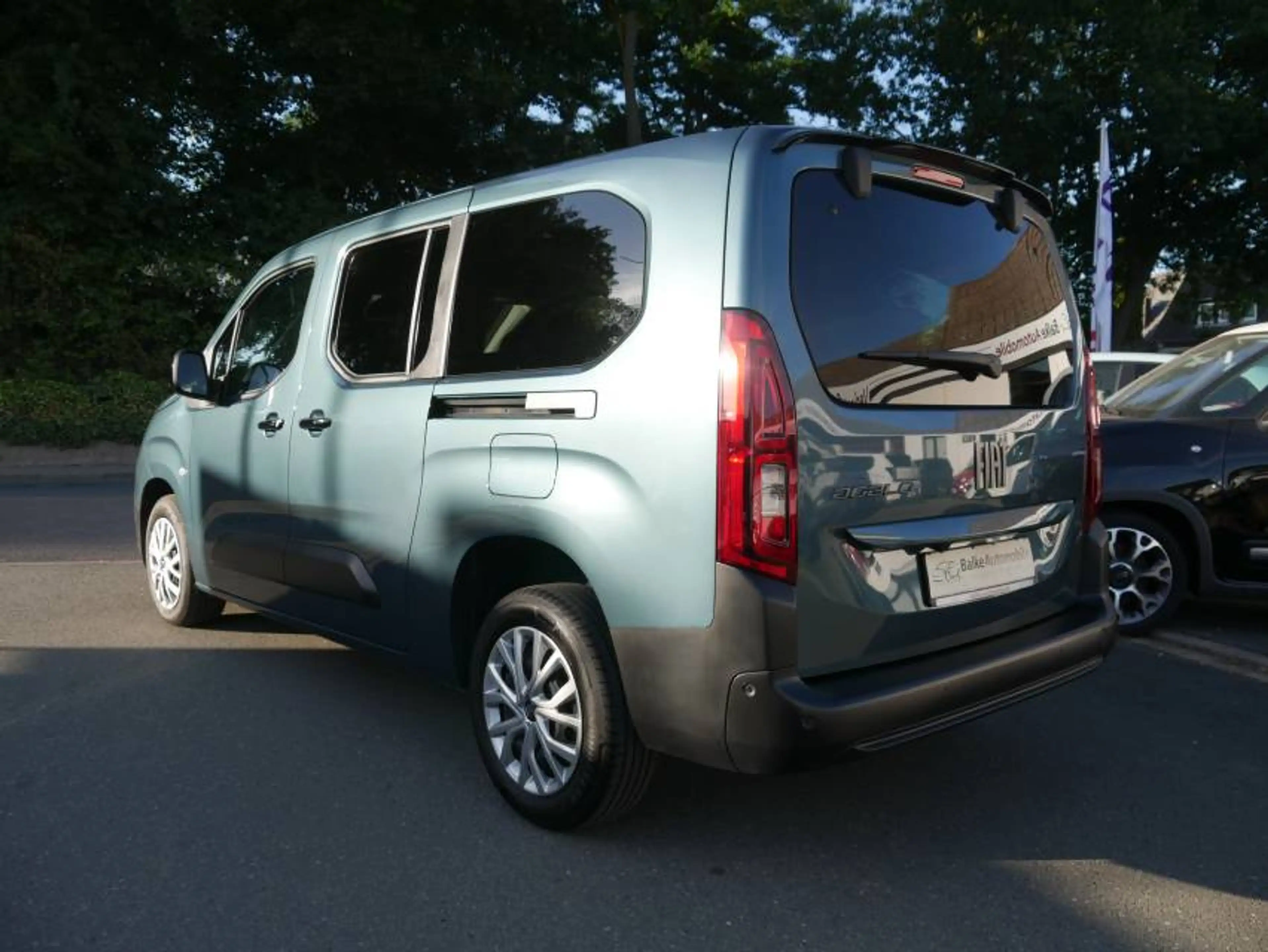 Fiat Doblo Kombi L2 7-Sitzer 1.5 HDi 131PS Automatik *VOLL!* — photo 9