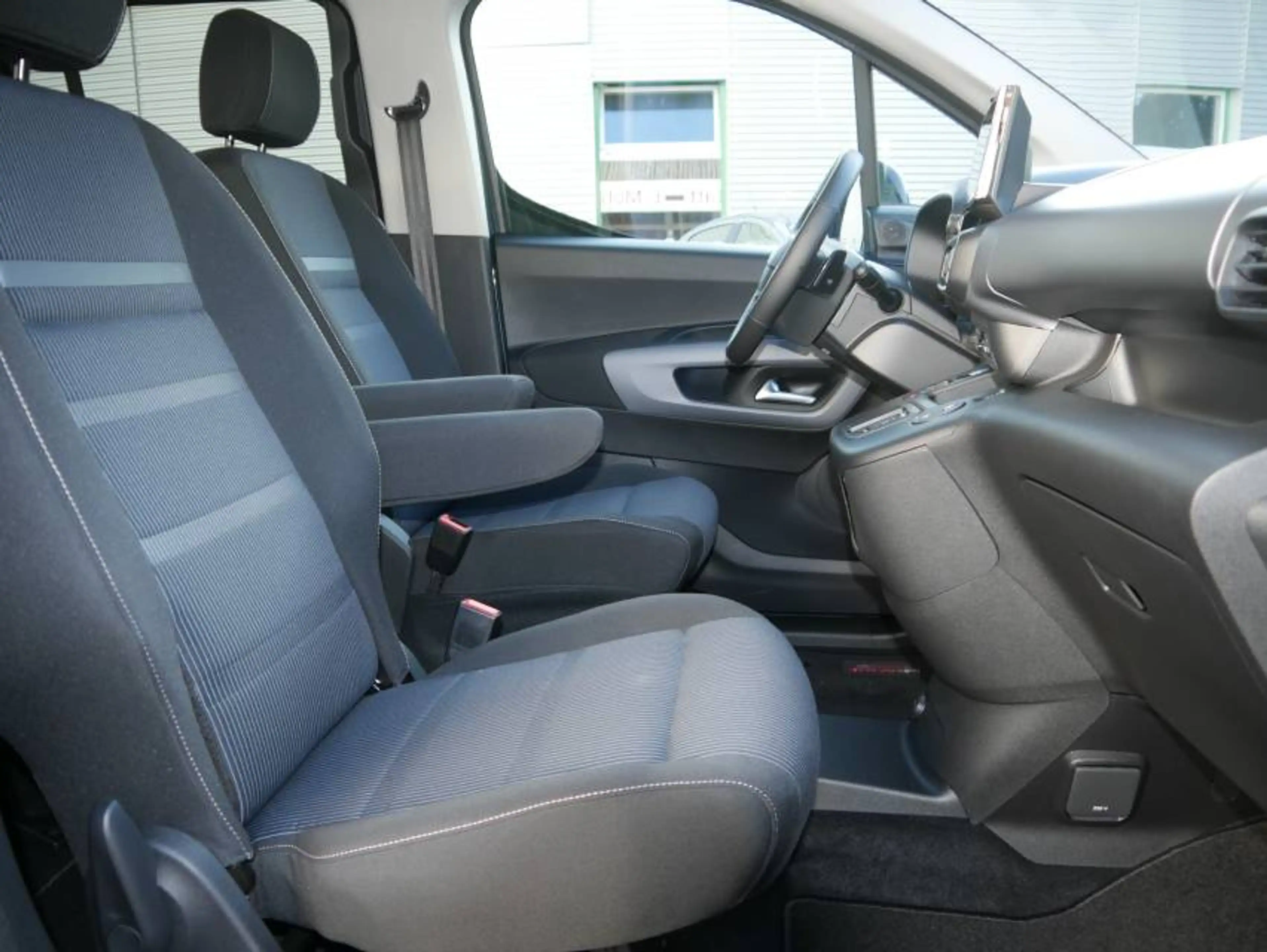 Fiat Doblo Kombi L2 7-Sitzer 1.5 HDi 131PS Automatik *VOLL!* — photo 12