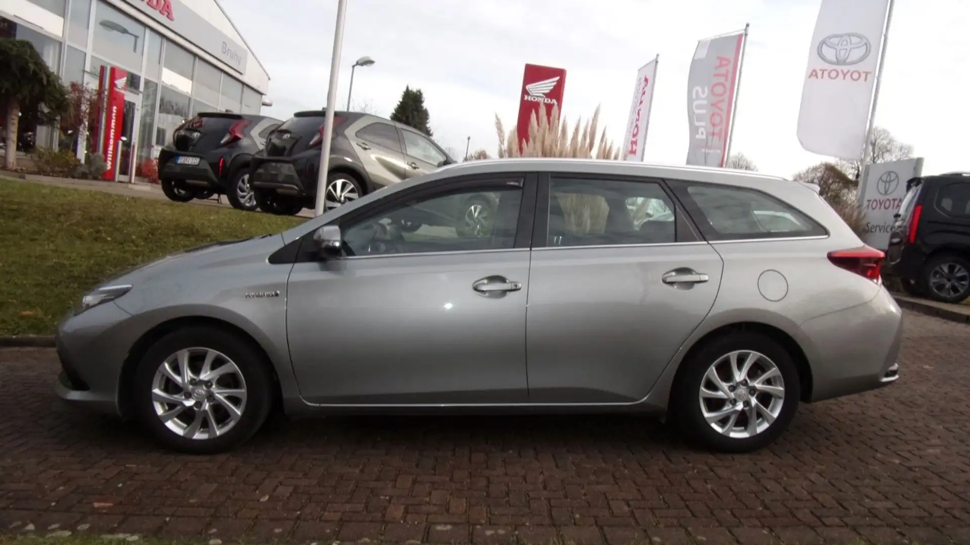 Toyota Auris Navi Allwetterreifen Grau - 1