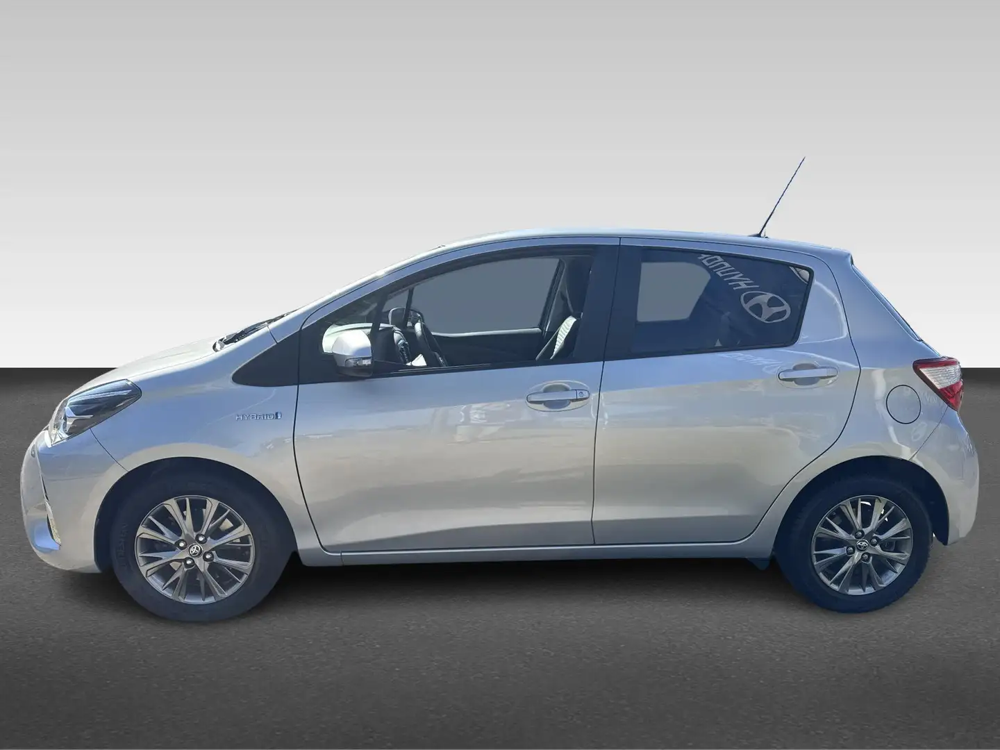 Toyota Yaris 1.5 Hybrid Dynamic | navigatie | cruise control | Gris - 2