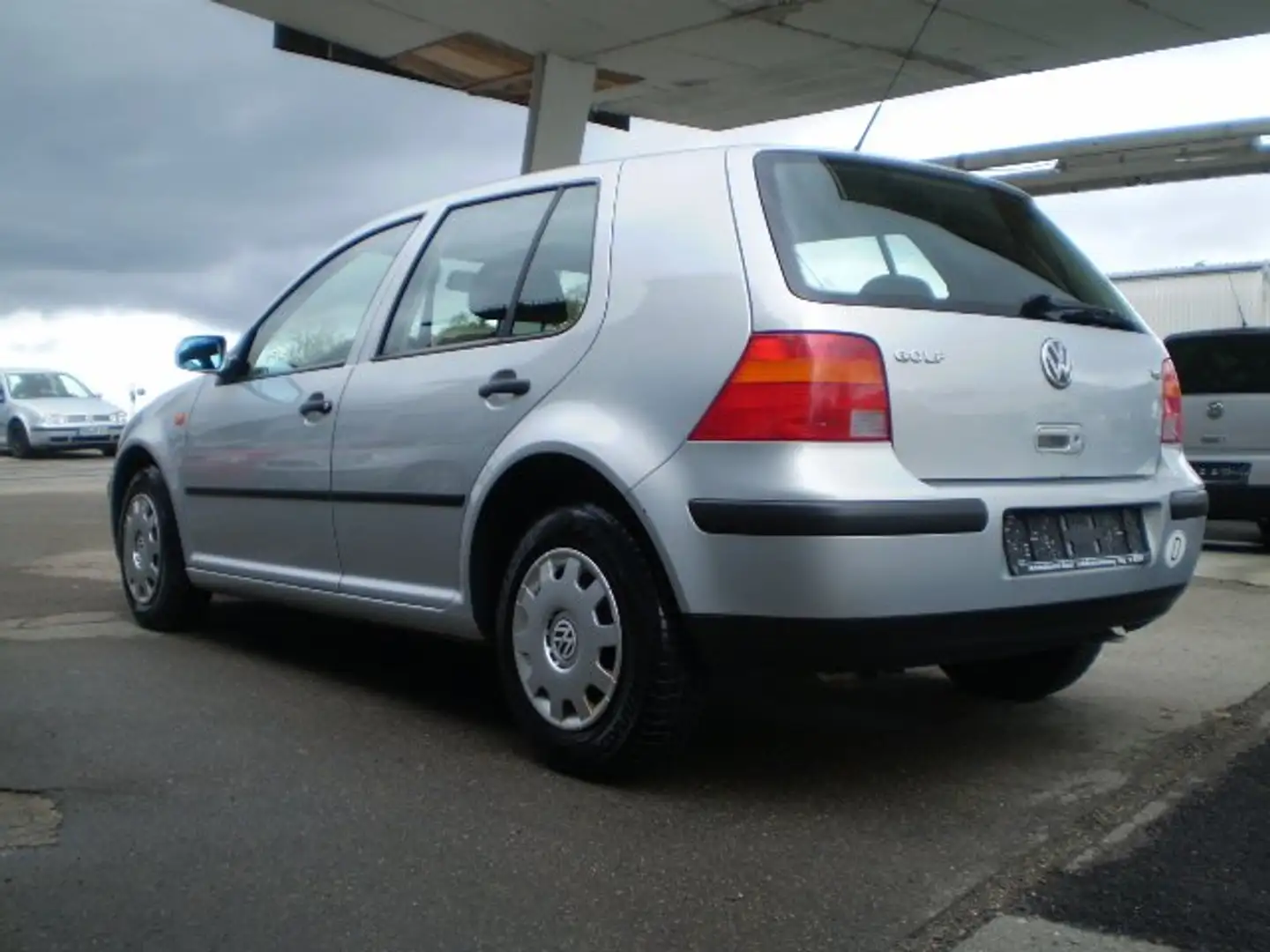 Volkswagen Golf 1.6 / Klimaanlage / Tüv 07-2024 / 5 Türig /. Argent - 2