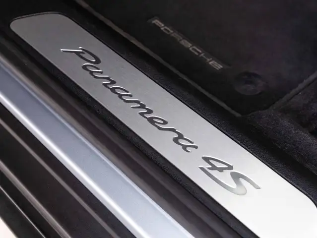 Porsche Panamera view 14
