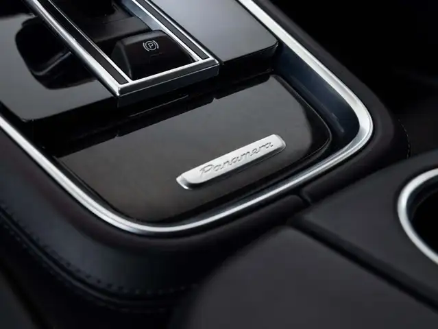 Porsche Panamera view 13