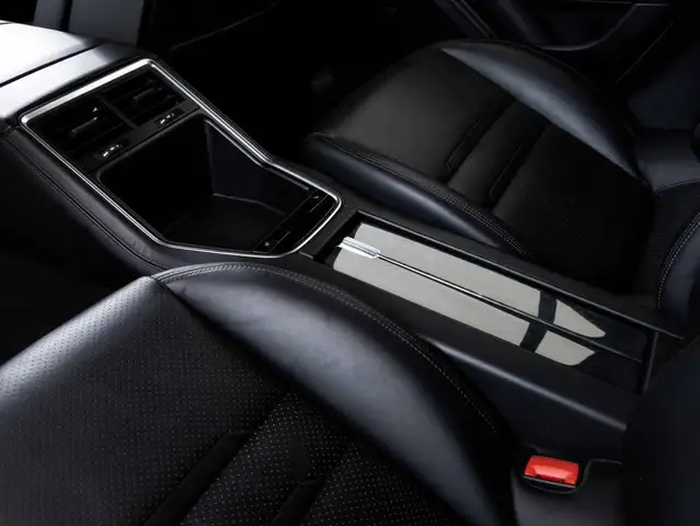 Porsche Panamera view 15