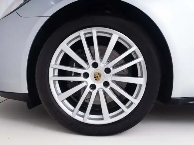 Porsche Panamera view 5