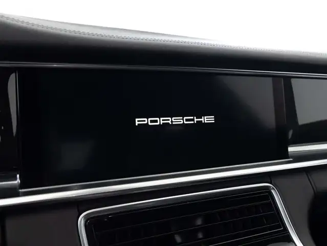 Porsche Panamera view 12
