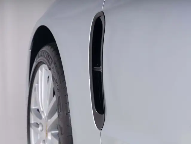 Porsche Panamera view 10