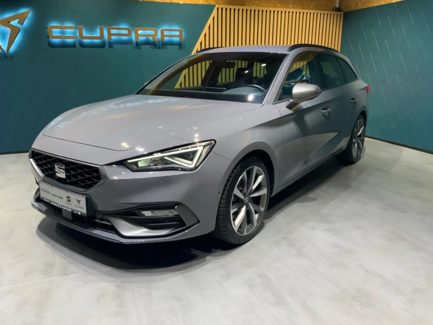 SEAT Leon Sportstourer FR 4Drive 2.0TDI +DSG+Beats+ Grau - 2