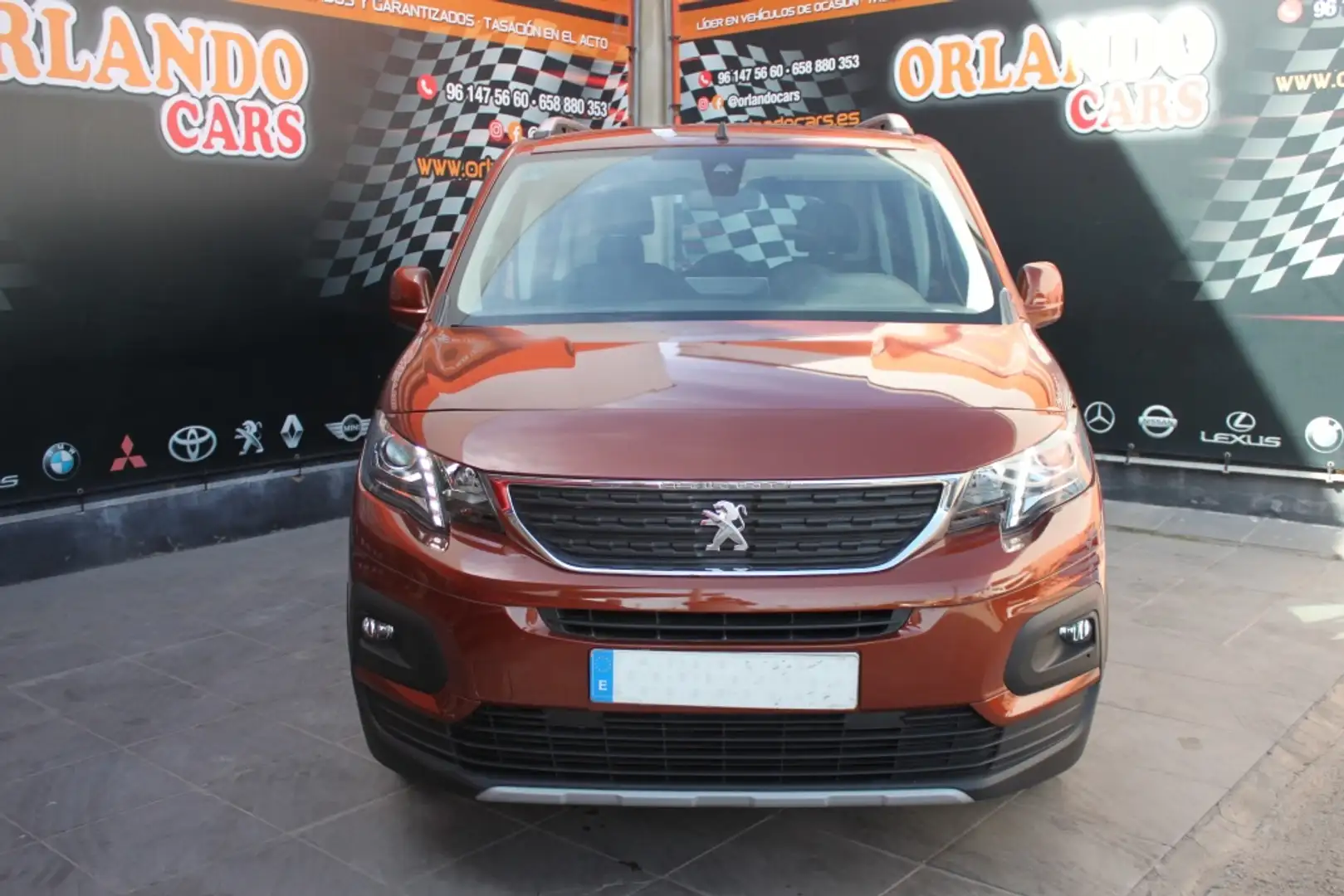 Peugeot Partner PEUGEOT Industrial  Manual de 4 Puertas Lilla - 1
