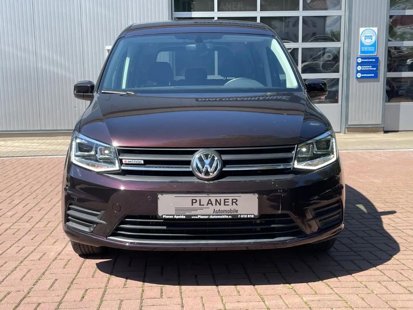 Volkswagen Caddy Trendline 4Motion DSG Xenon AHK Service HU Schwarz - 2