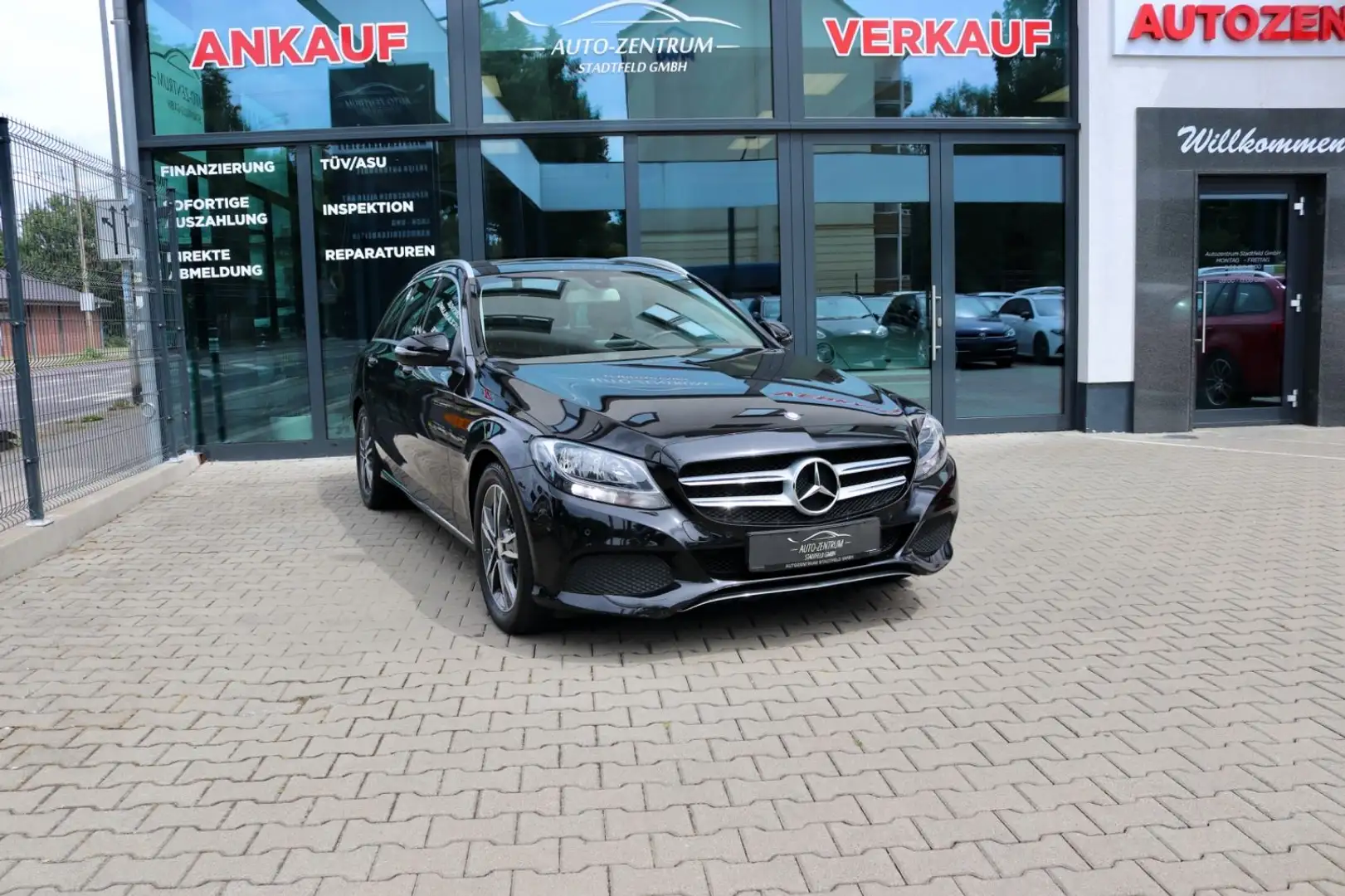Mercedes-Benz C 200 T-Modell Navi SHZ Klima Business Sport Schwarz - 1