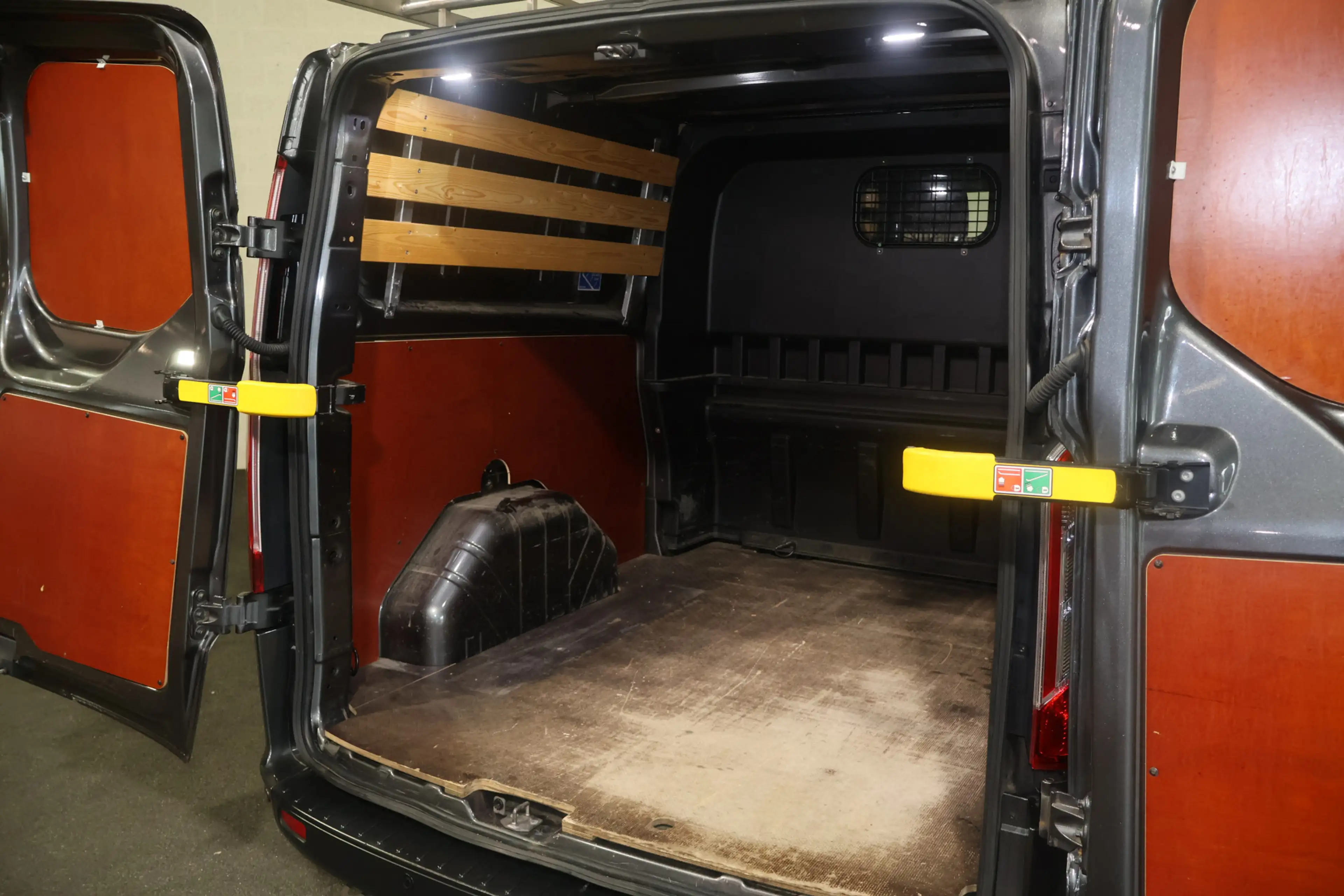 Ford Transit Custom 2.0 TDCI L2 H1 DC 185pk Automaat — photo 12