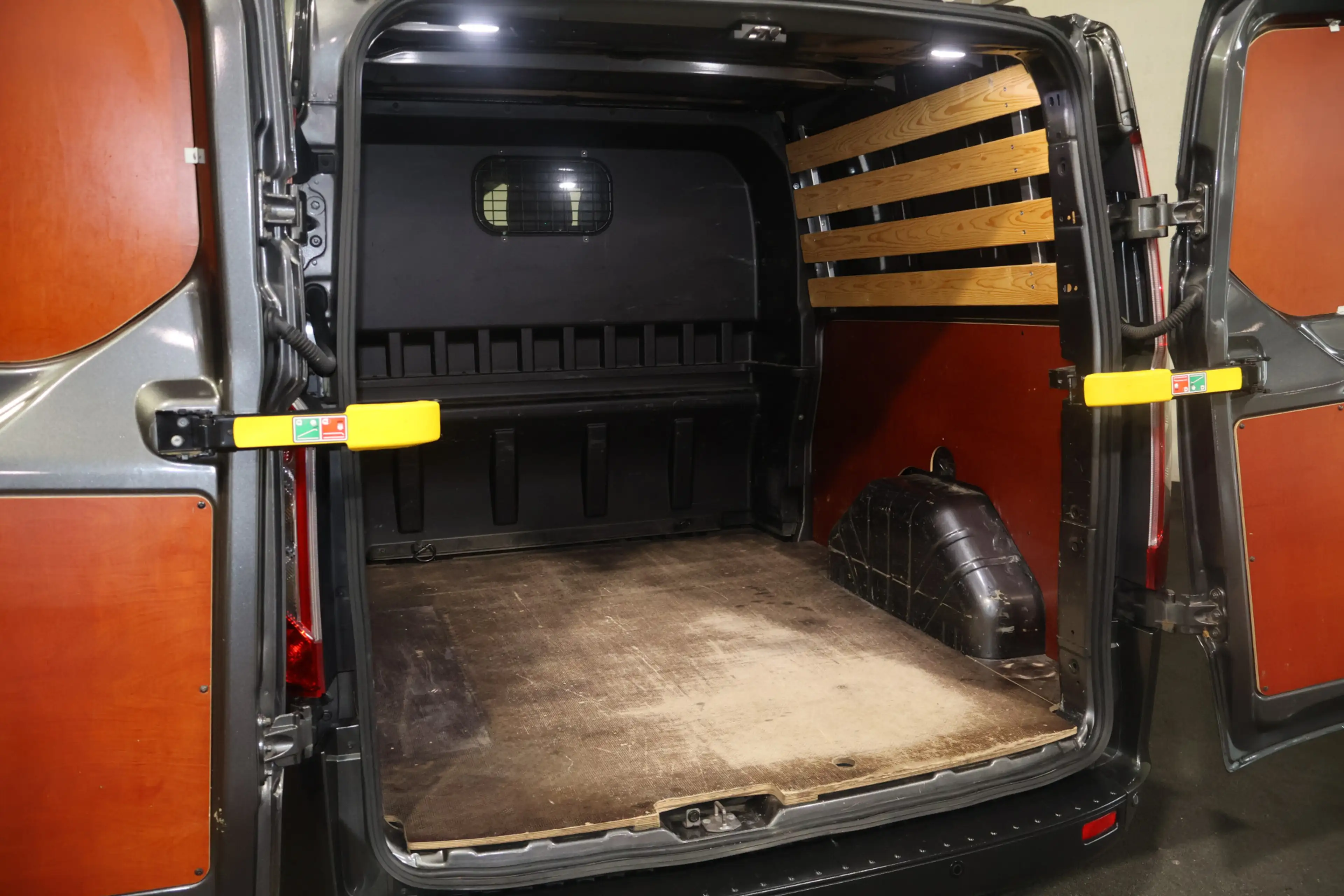 Ford Transit Custom 2.0 TDCI L2 H1 DC 185pk Automaat — photo 14