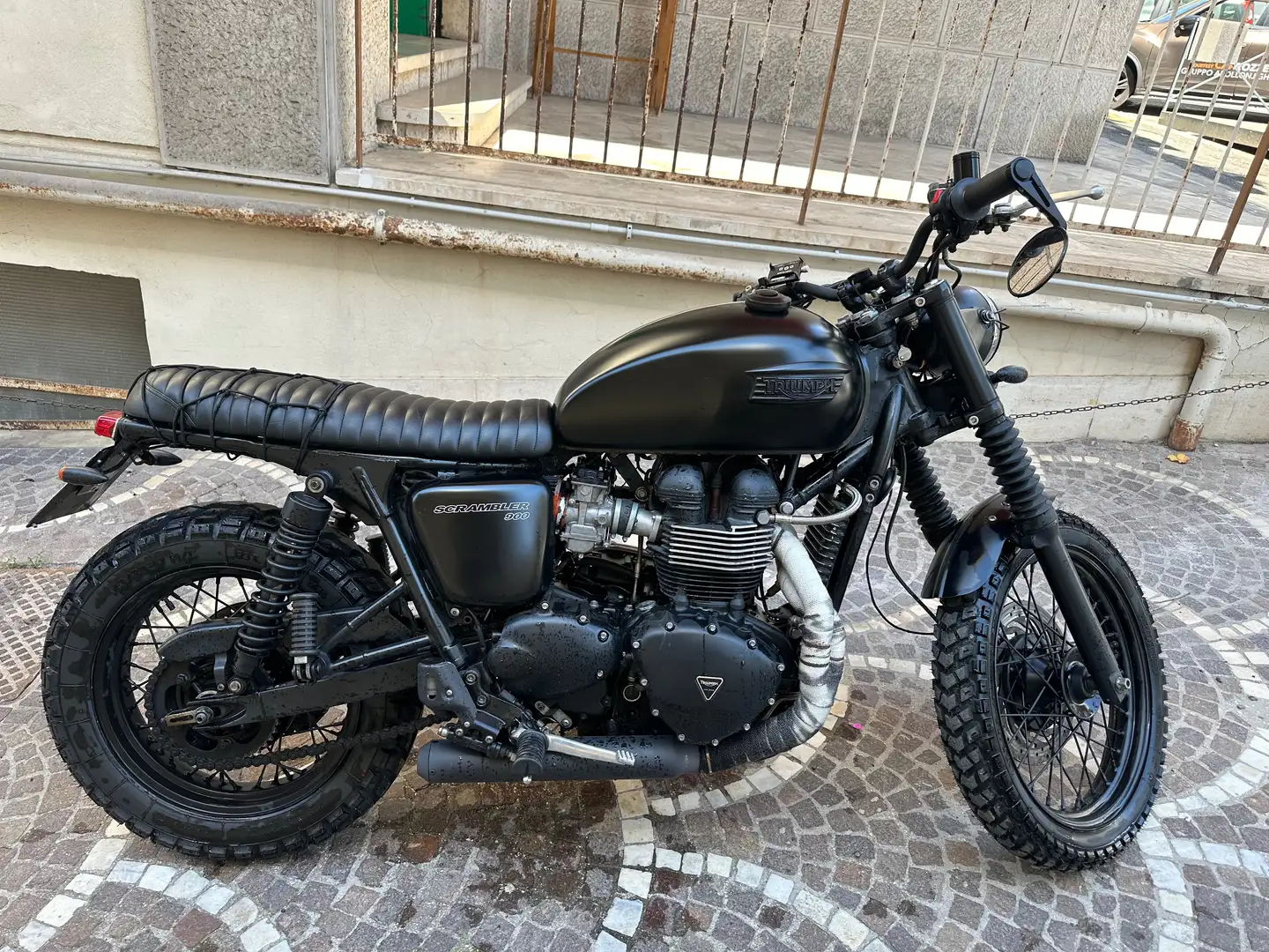 Triumph Scrambler 900 Negru - 1