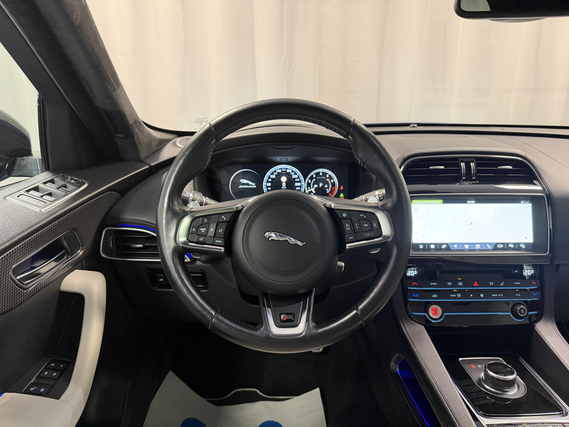 Jaguar F-Pace S AWD First Edition Standheiz. HUD LED — photo 14