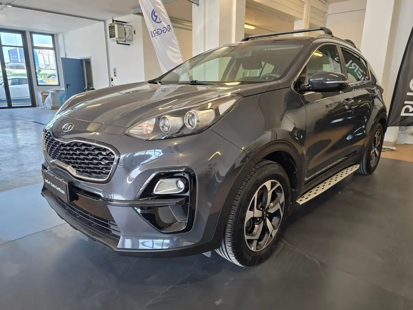 Kia Sportage 1.6 CRDI 115 CV 2WD Business Class Grijs - 1