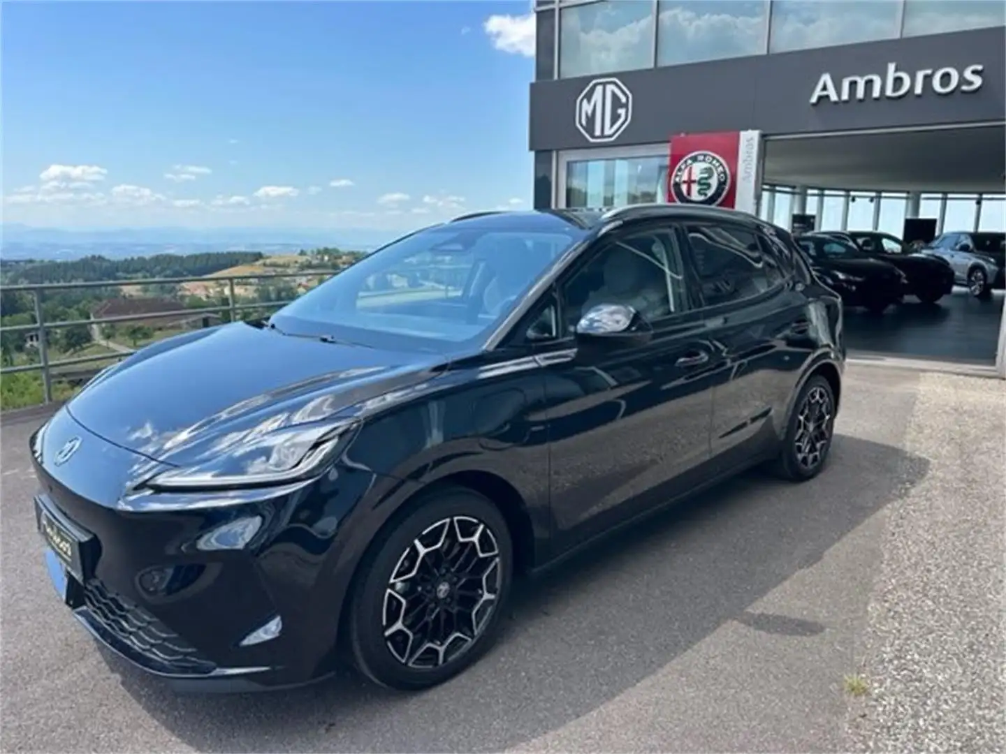 MG MG4 EV Urban Luxury - LAGERND - PROMPT Schwarz - 1