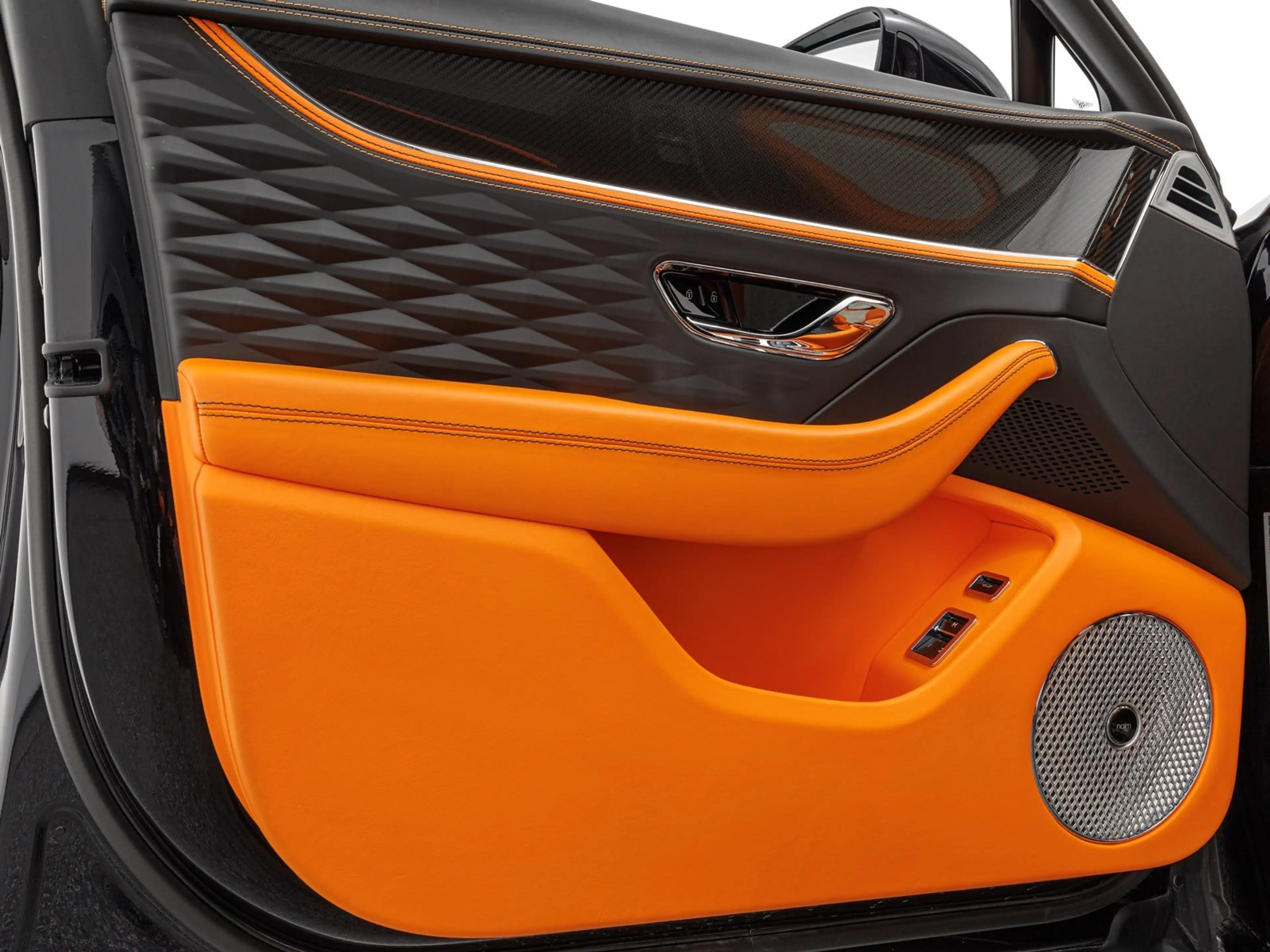 Bentley Flying Spur Speed / Naim for Bentley Soundsystem — photo 10