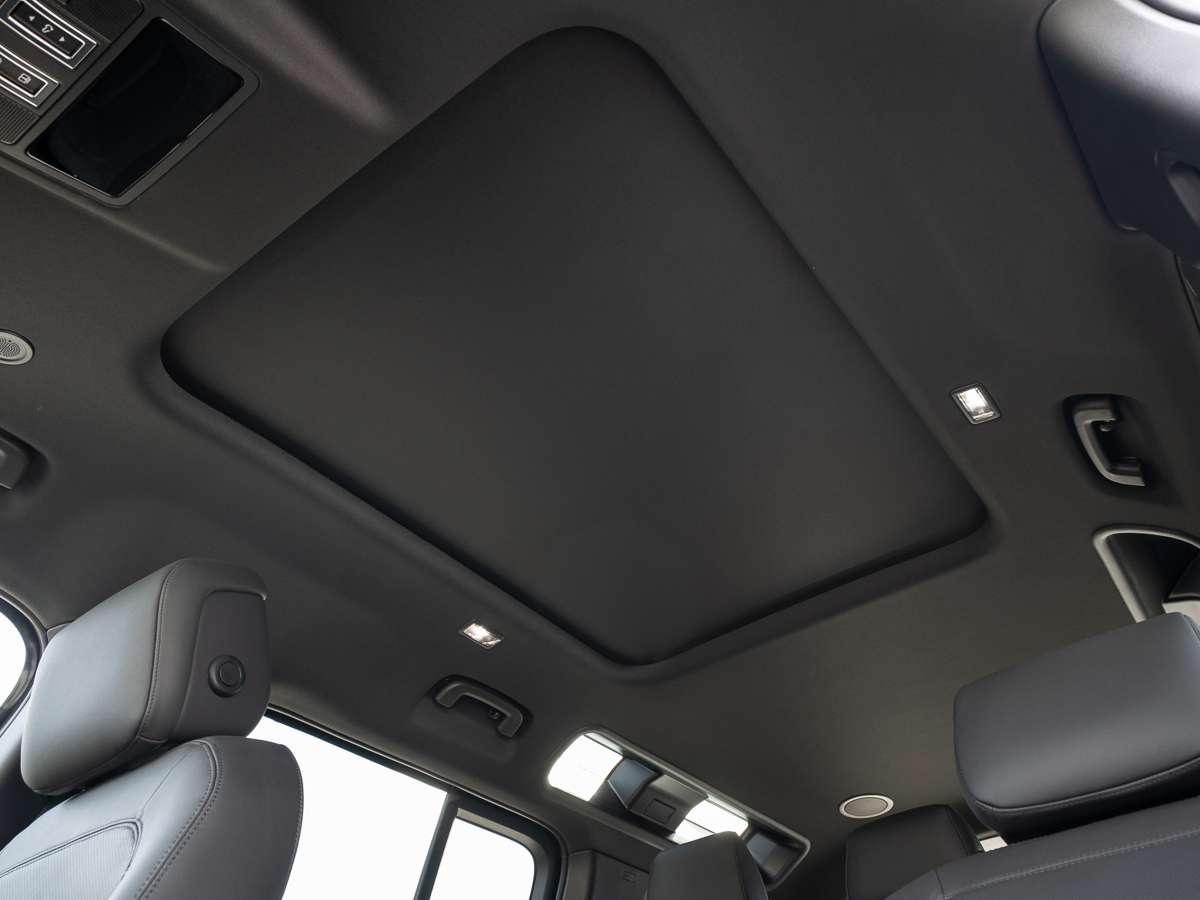 2026 Land Rover Defender 110 P400 X-DYNAMIC SE thumb 18