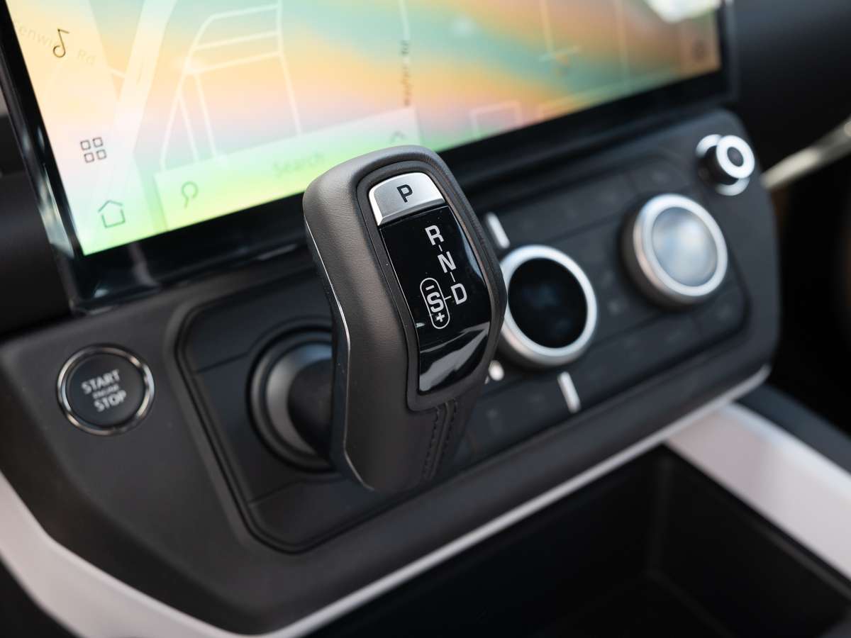 2026 Land Rover Defender 110 P400 X-DYNAMIC SE thumb 14