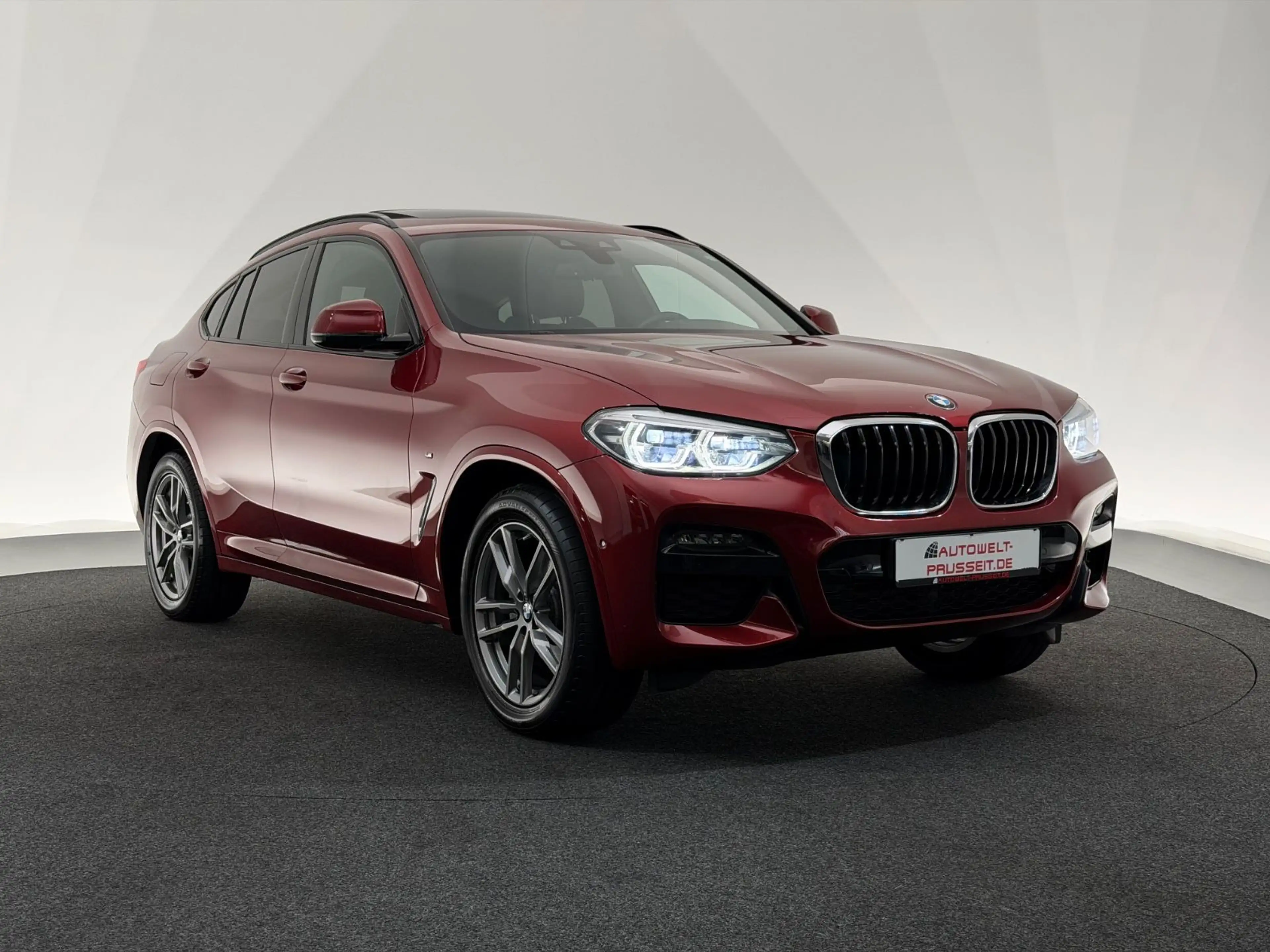 BMW X4 xDrive20i*M SPORT*LED-PANO-HUD-RKAM-SHZ-TEMPO