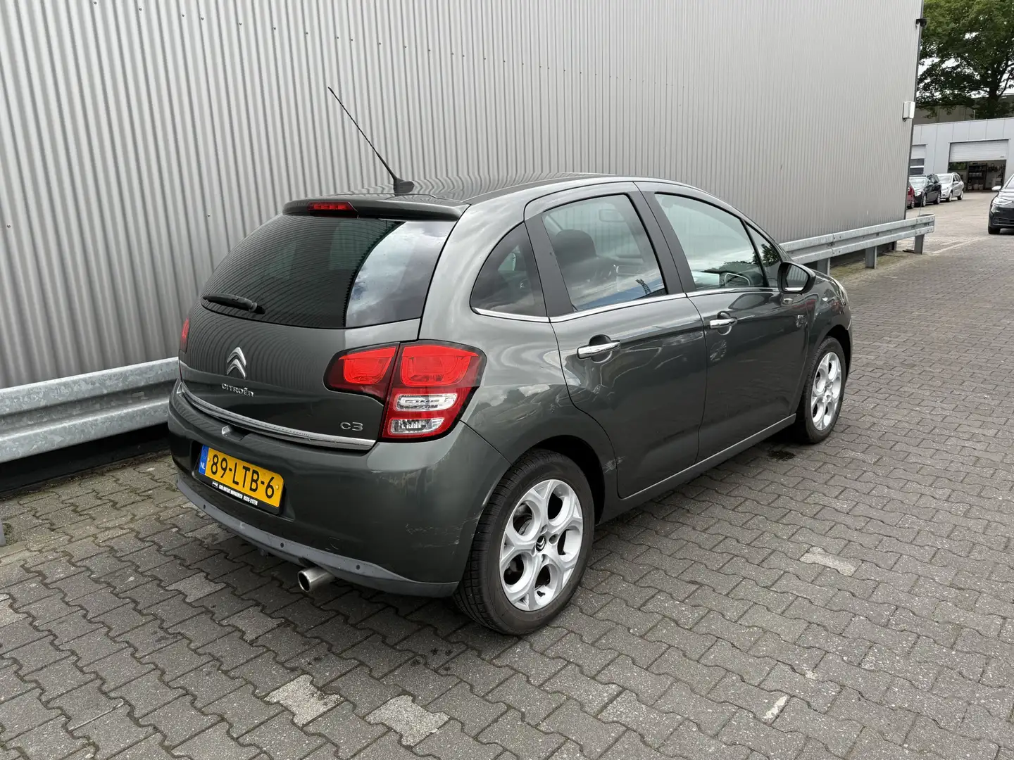 Citroen C3 1.6 VTi Exclusive AUTOMAAT, Clima, Navi, CC, PDC, Gris - 2