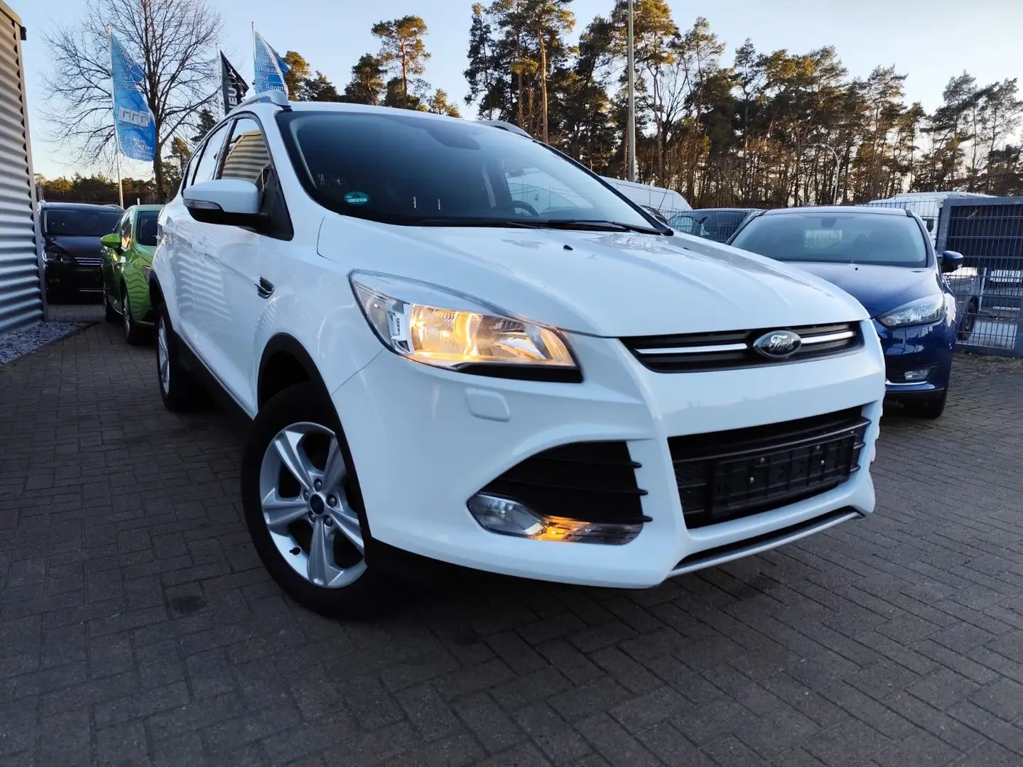 Ford Kuga 1.5 Ecoboost 1 Hand/Tempomat/Alufelgen/Klim Weiß - 1