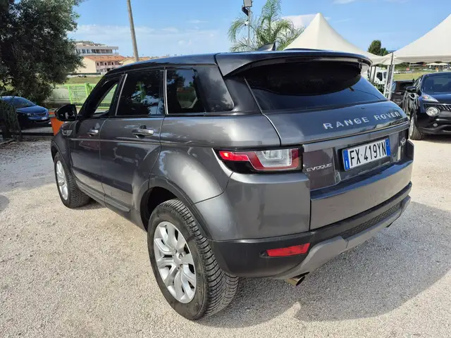 Land Rover Range Rover Evoque view 2