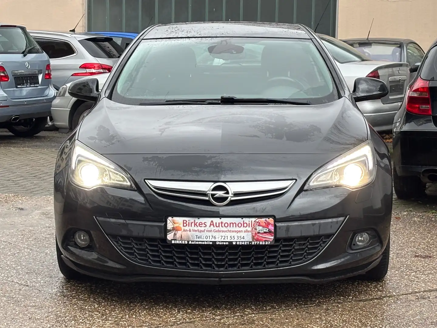 Opel Astra Astra GTC 2.HAND-NAVI-XENONN Negro - 1