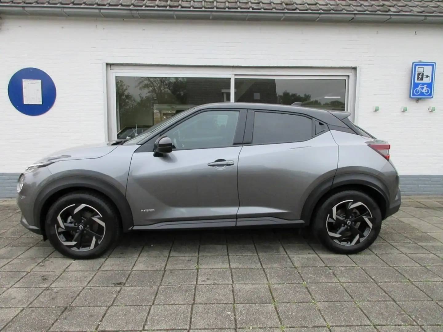 Nissan Juke 1.6 hybrid bussines edition Grijs - 2
