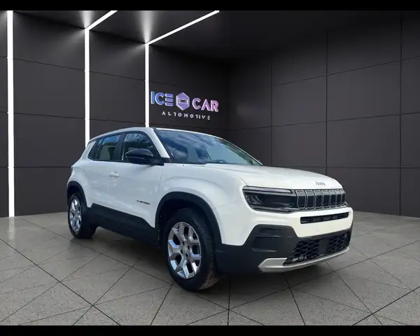 Jeep Avenger view 3