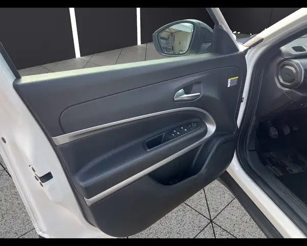 Jeep Avenger view 13