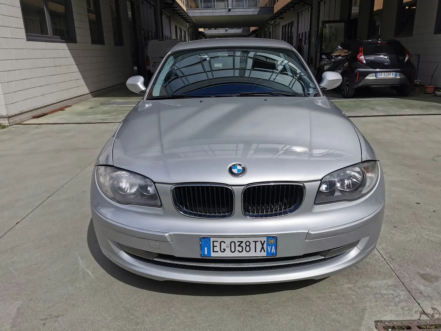 BMW 116 116i 3p Futura Silber - 2