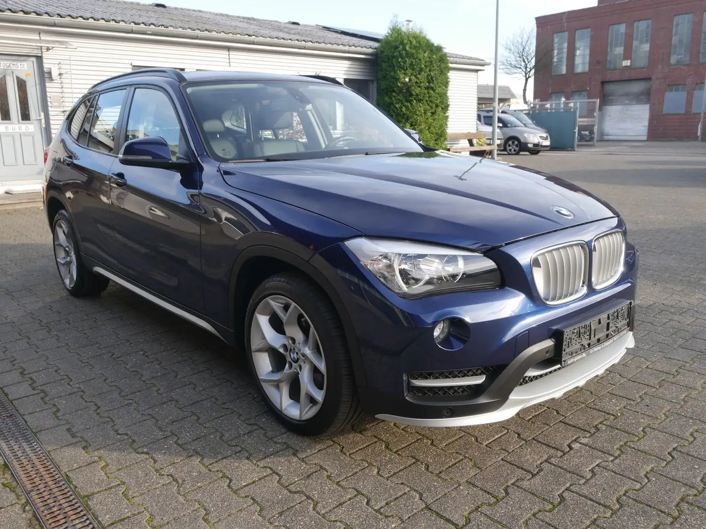 BMW X1 20d xDrive Steptronic X Line Navi Pano Kamera Bleu - 1