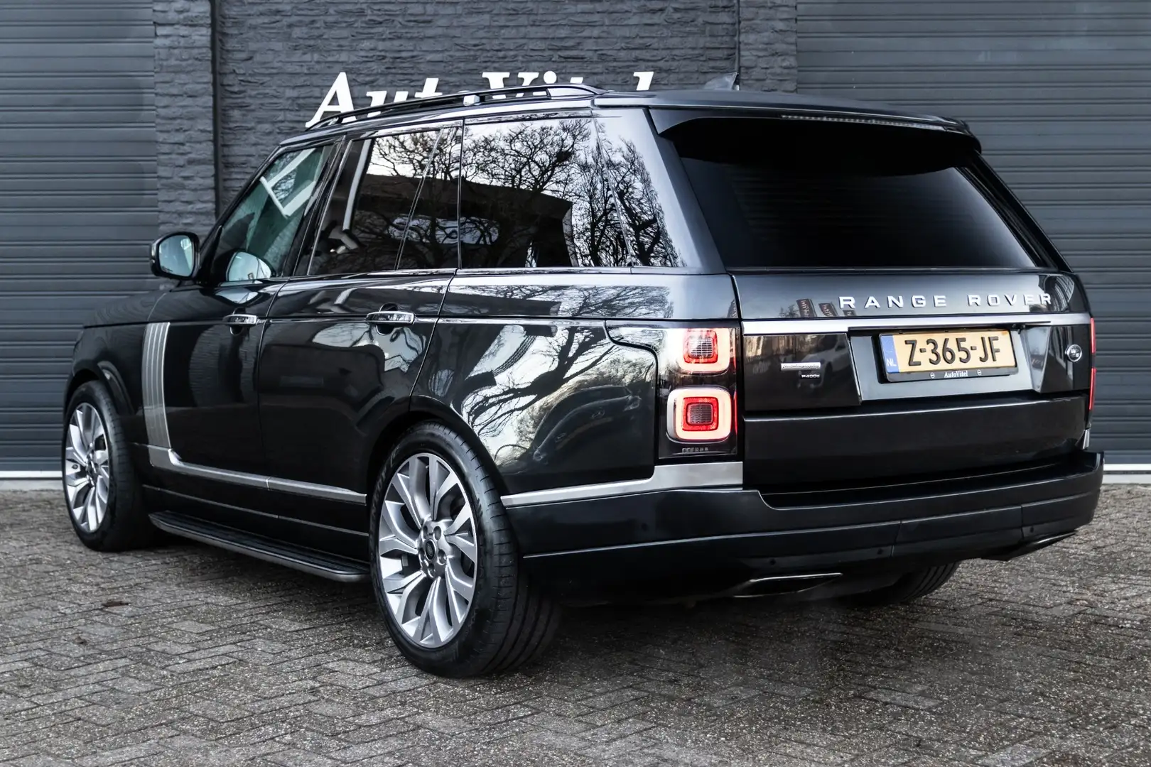 Land Rover Range Rover 2.0 P400e Autobiography | Panodak | Meridian | TV- Šedá - 2