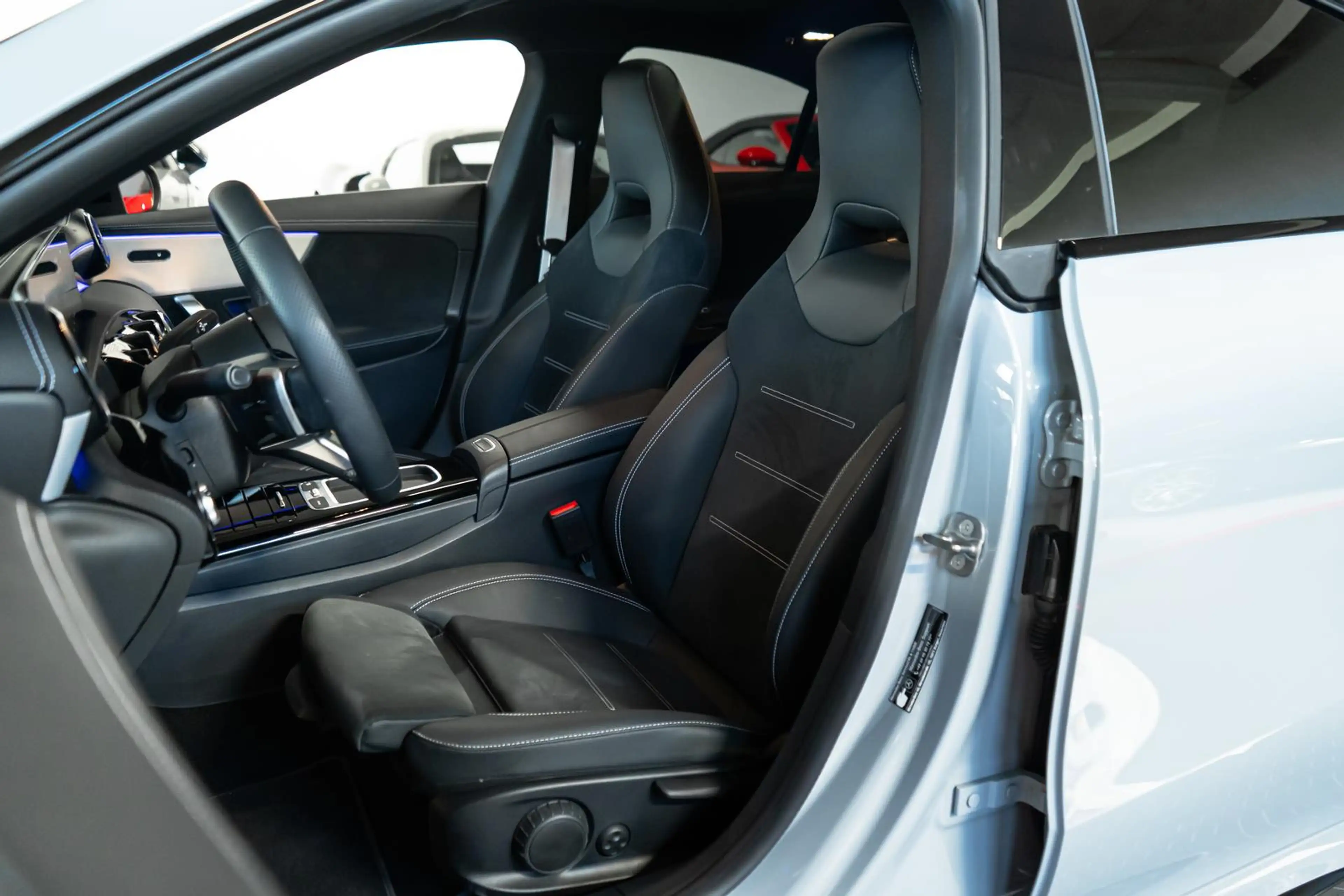 Mercedes-Benz CLA 220 4M Special Edition AMG Line RFK PANO APP — photo 14