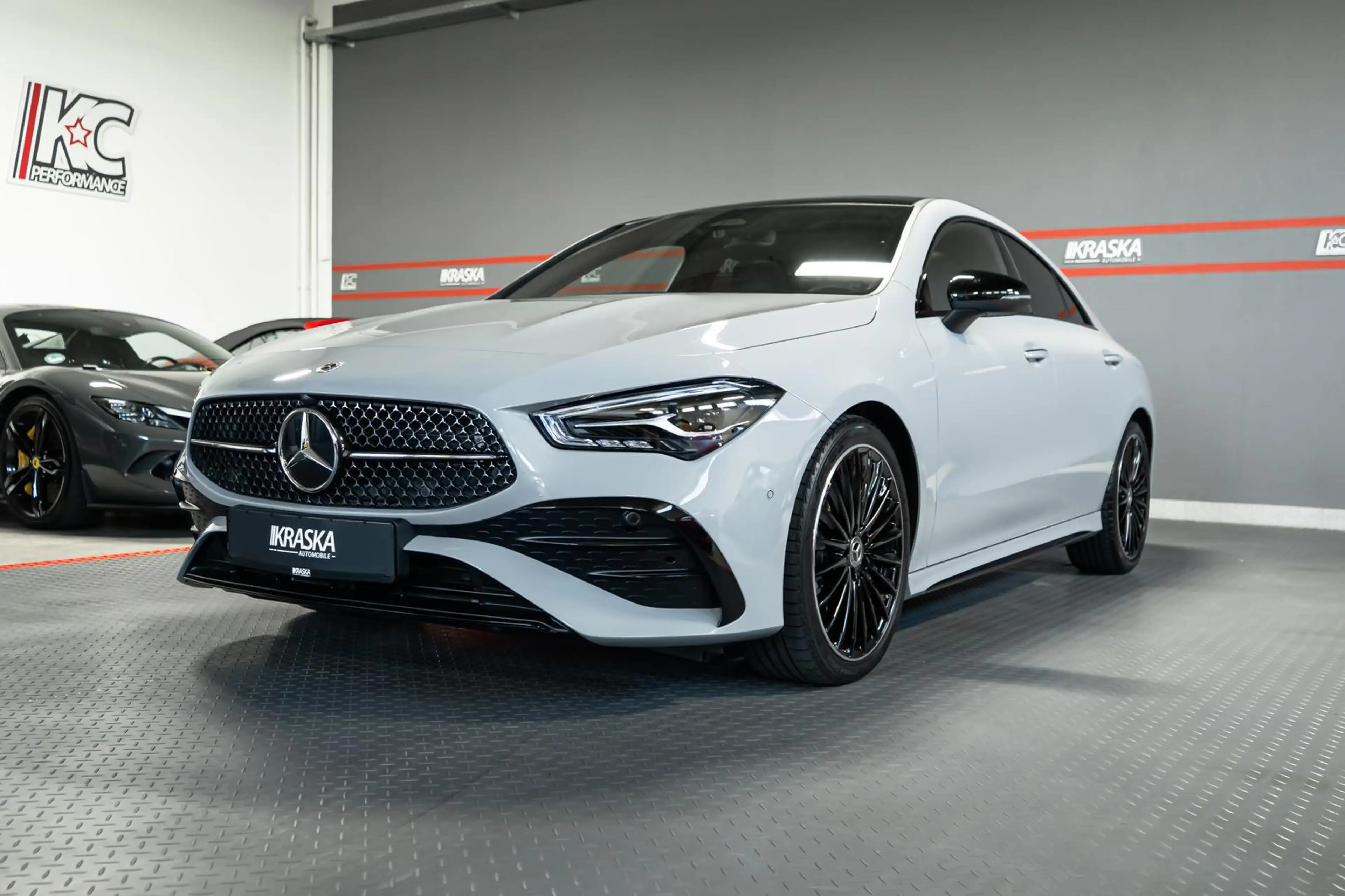 Mercedes-Benz CLA 220 4M Special Edition AMG Line RFK PANO APP — photo 3