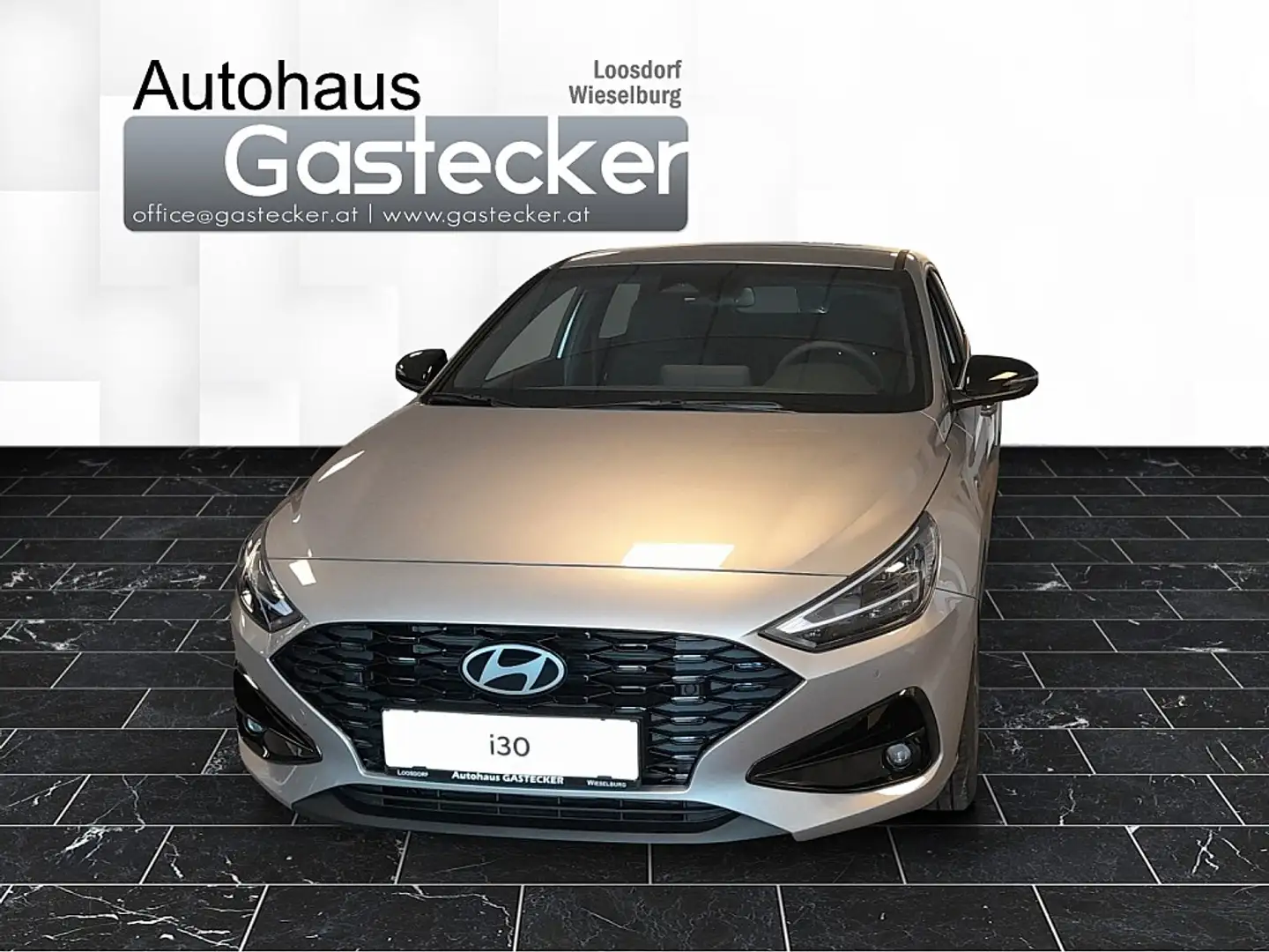 Hyundai i30 Fastback 1,5 T-GDI 48V Go! Plus DCT Argent - 1