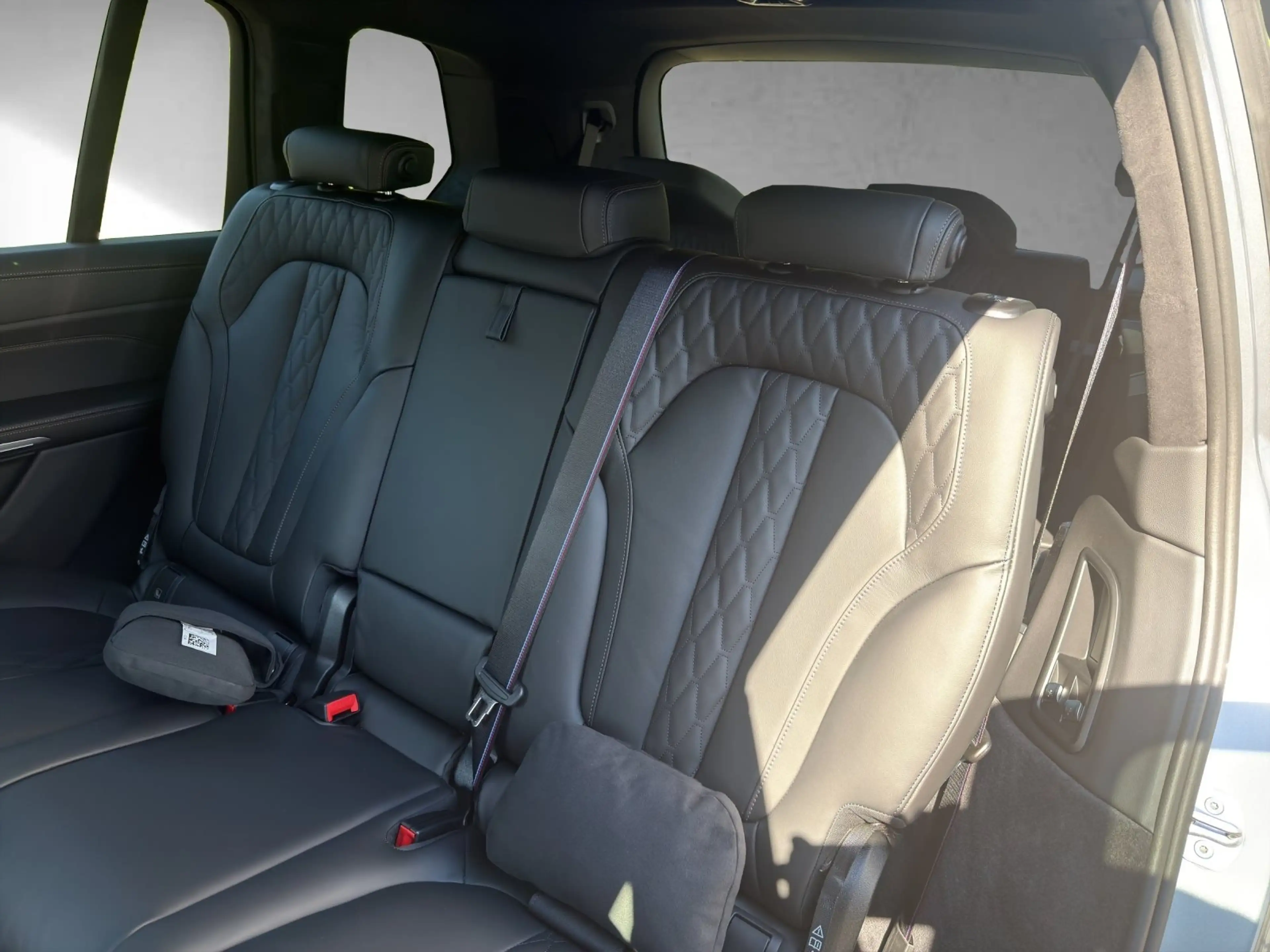 BMW X7 xDrive40d — photo 11