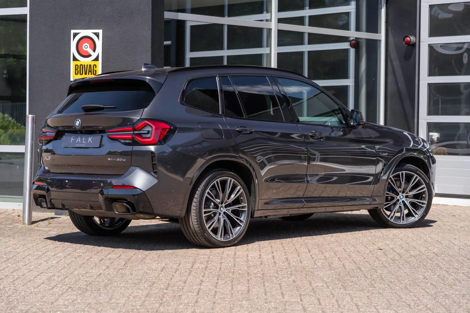BMW X3 XDrive30e High Executive MEMORY PANO M SPORT LASER Grijs - 2