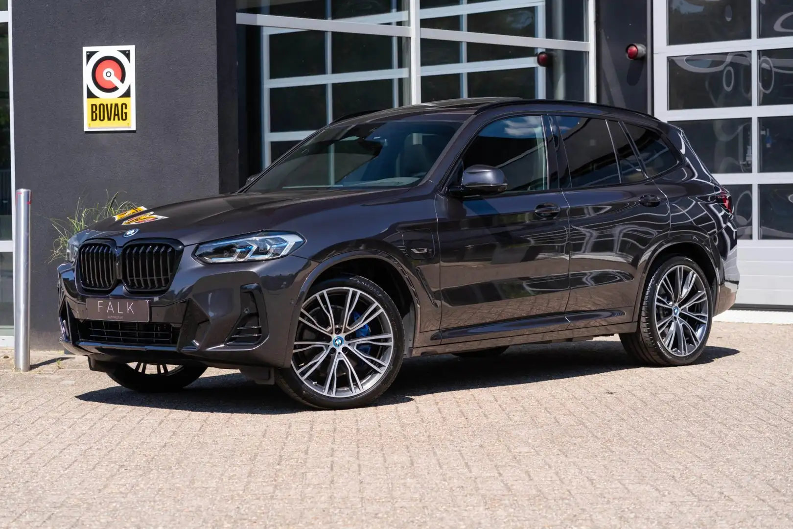 BMW X3 XDrive30e High Executive MEMORY PANO M SPORT LASER Grijs - 1