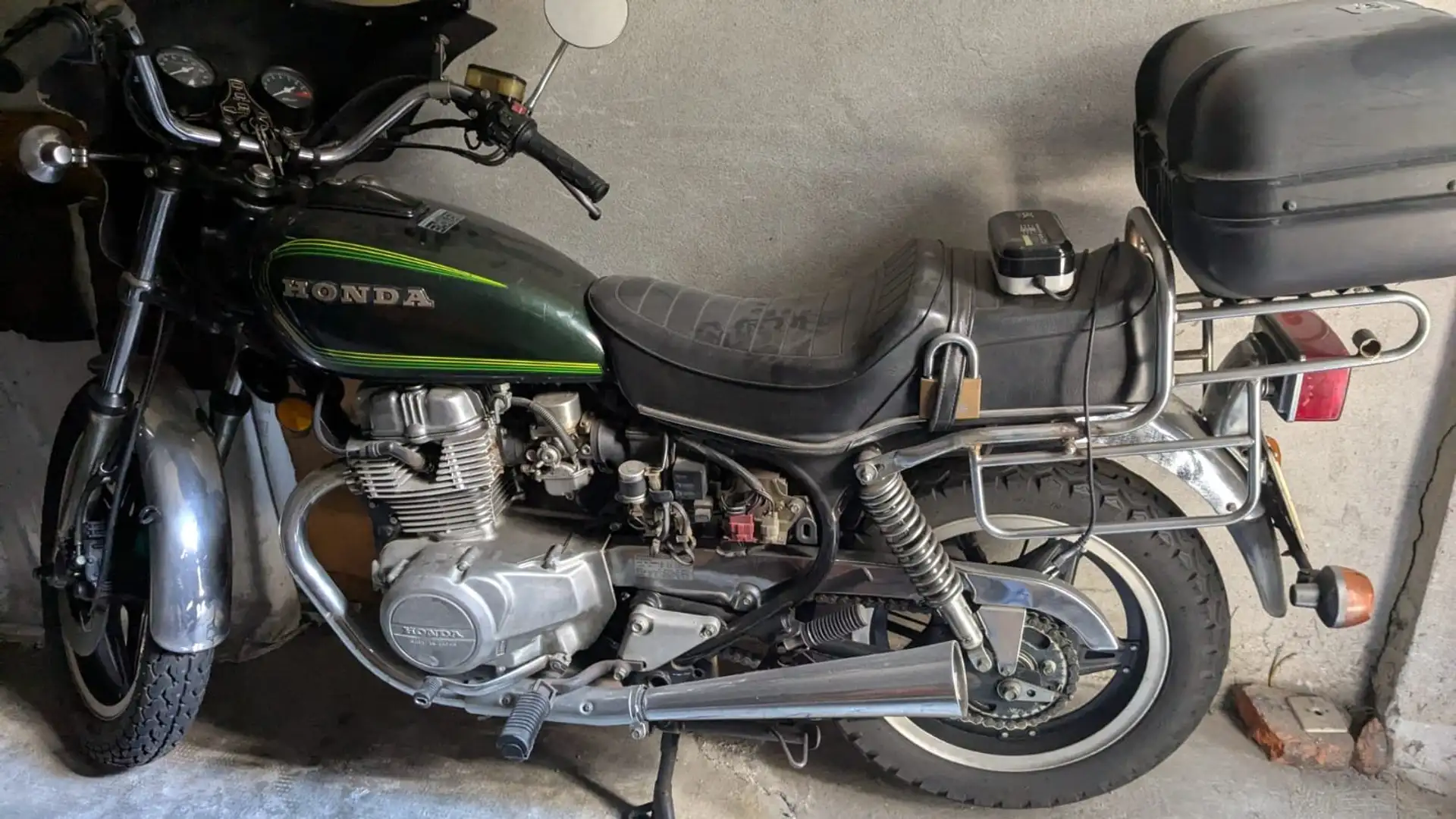 Honda CM 400 - 1