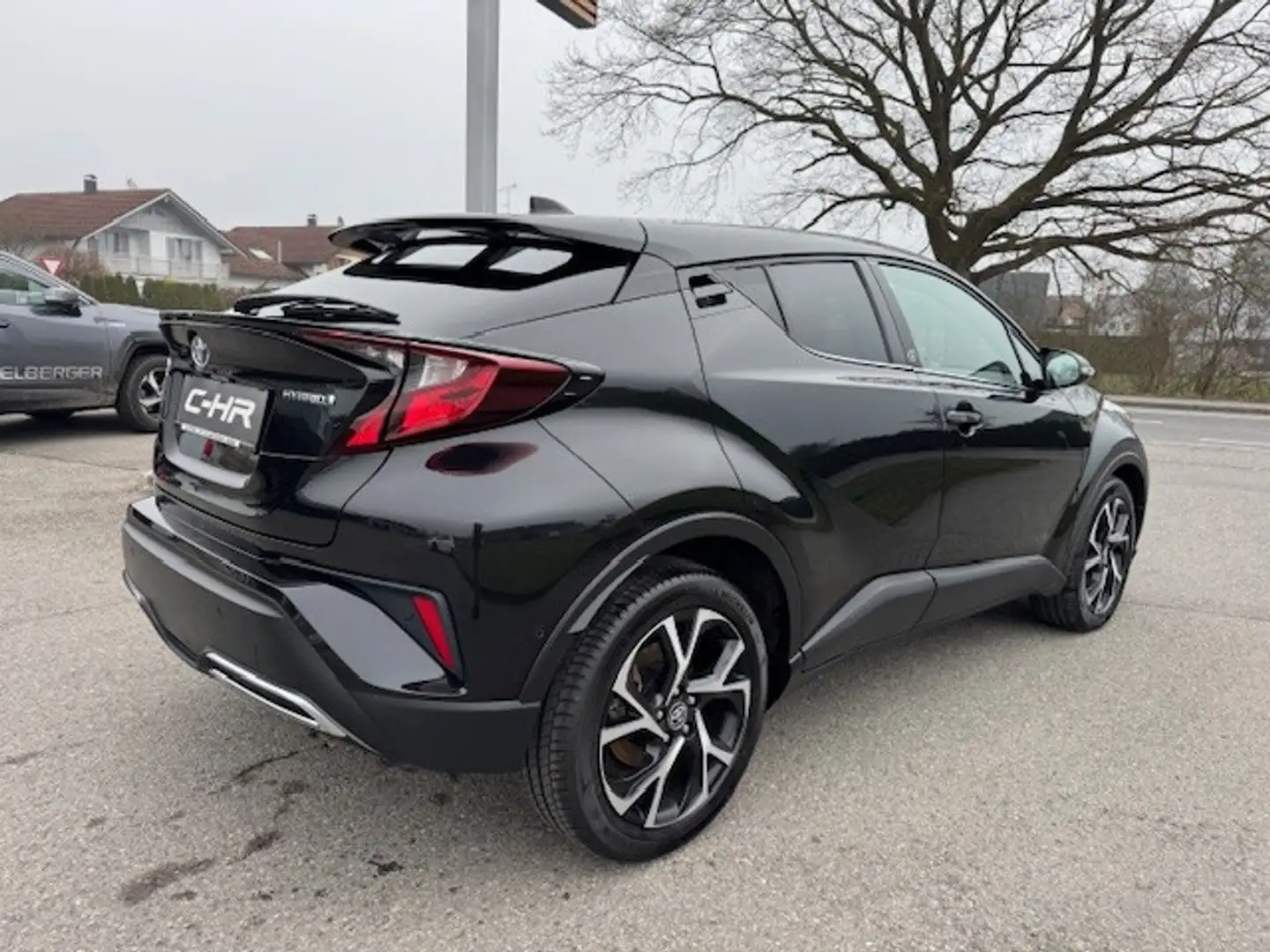 Toyota C-HR 2,0 Hybrid C-LUB CVT Schwarz - 1