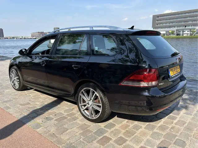 Volkswagen Golf view 5
